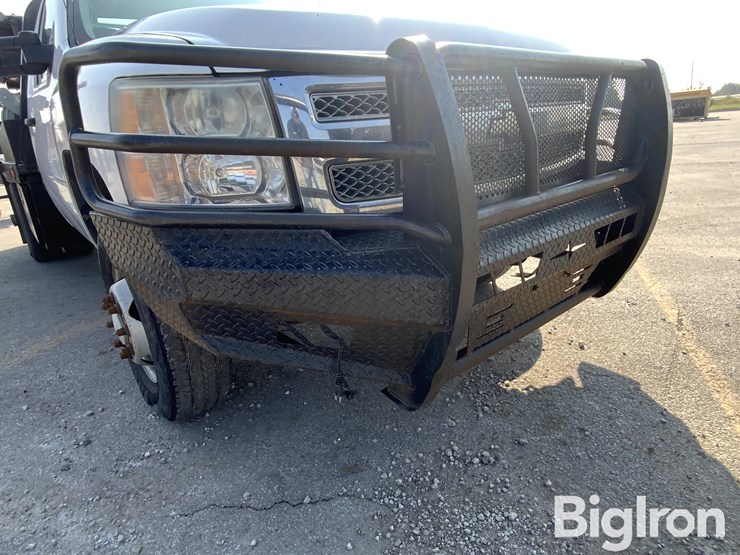 2013-chevrolet-silverado-3500-image-10