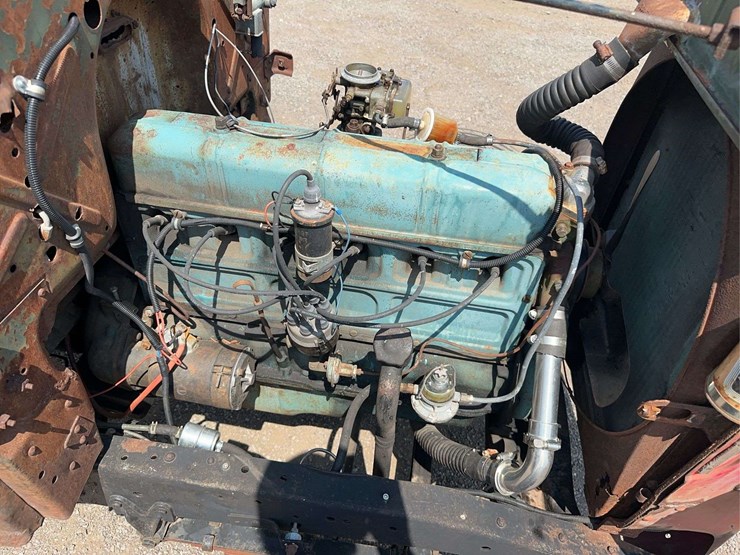 chevrolet-1/2-ton-regular-cab-pickup-image-14