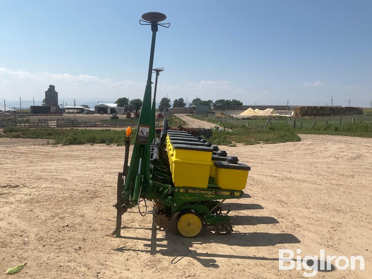 john-deere-7300-image-2