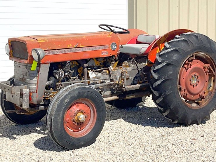 massey-ferguson-135-image-2