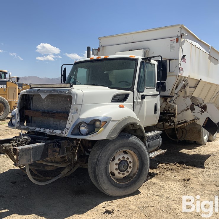 2010 INTERNATIONAL 7400