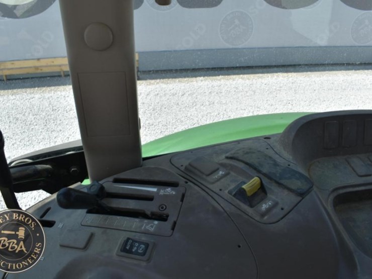 2017-john-deere-6120e-image-35