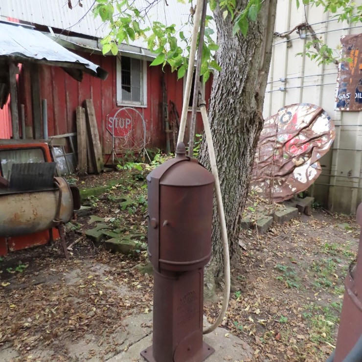 1900's Bowser Red Sentry Long Distance Gas Pump