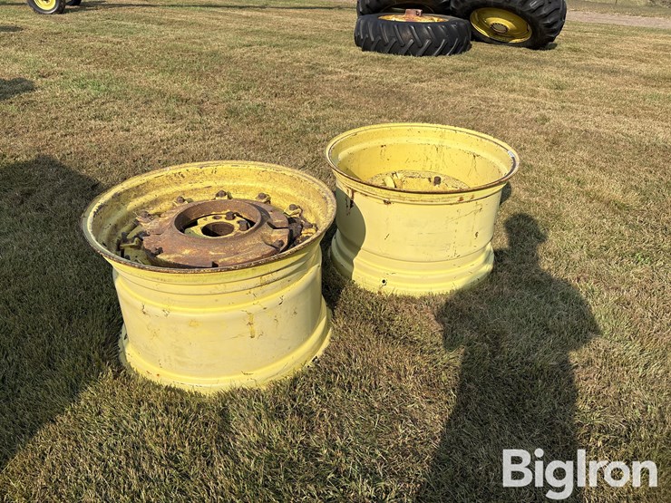 john-deere-32-image-3