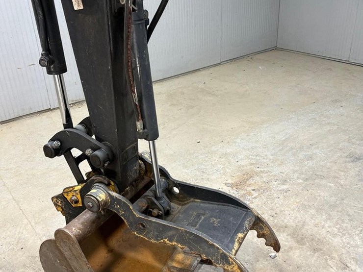 2022-deere-35g-image-12