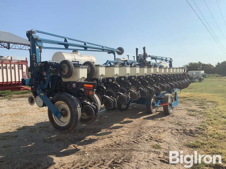 2005-kinze-3600-image-5