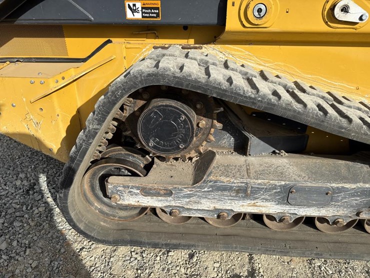 deere-331g-image-51