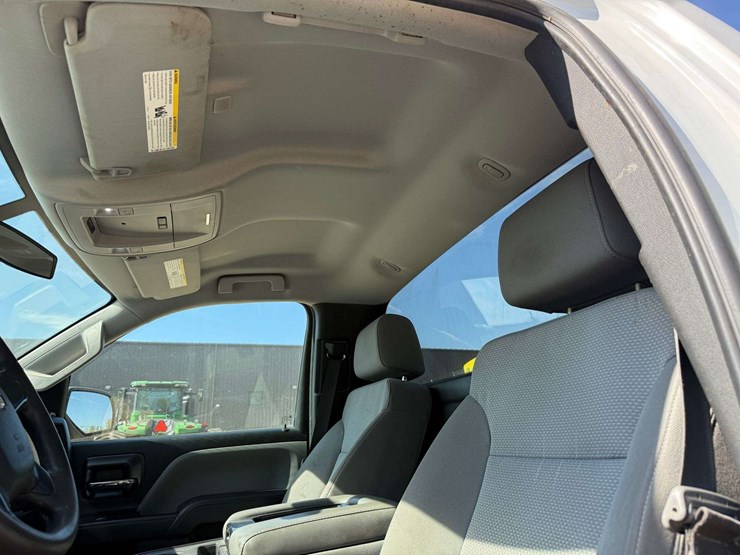 2018-chevrolet-1500-image-44