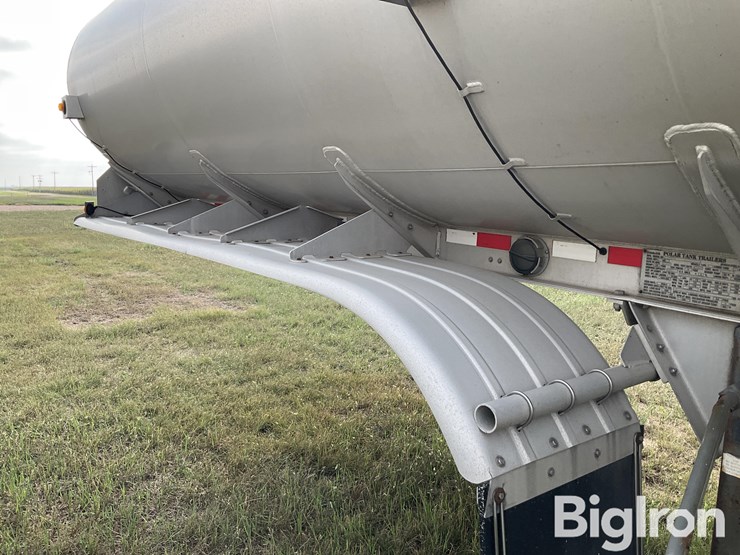 2009-polar-fuel-tanker-image-18