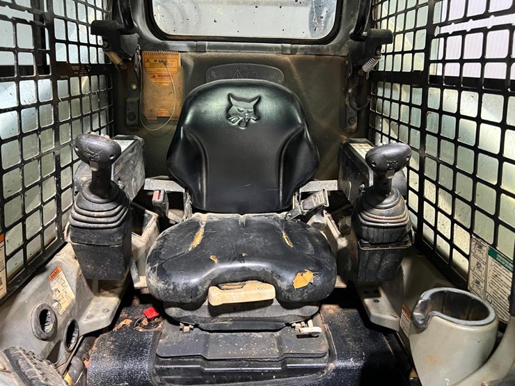 2017-bobcat-t770-image-21