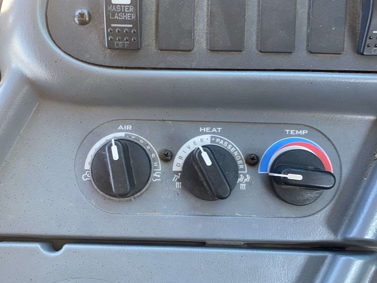 2007-ic-bus-pb105-school-bus-image-24