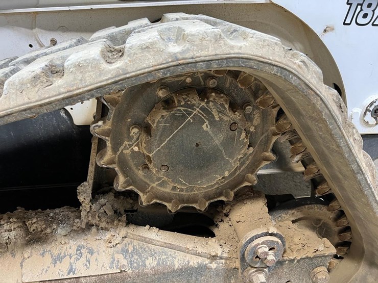 2019-bobcat-t870-image-14