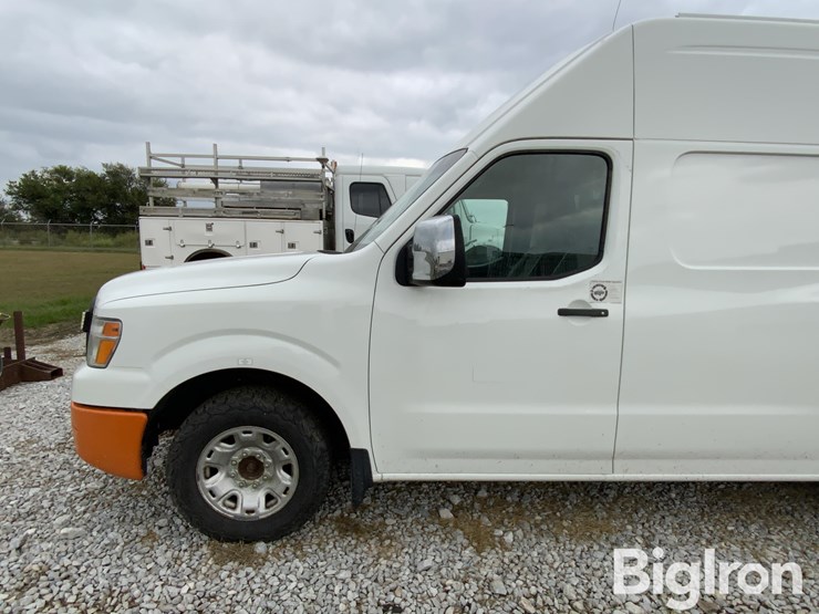 2017-nissan-nv2500-image-10