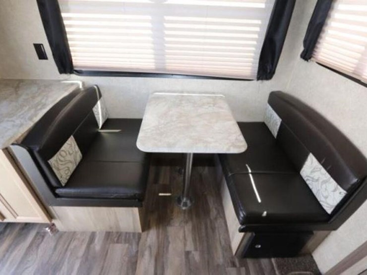 2020-catalina-241rls-travel-trailer-5zt2canb1lu034-image-13