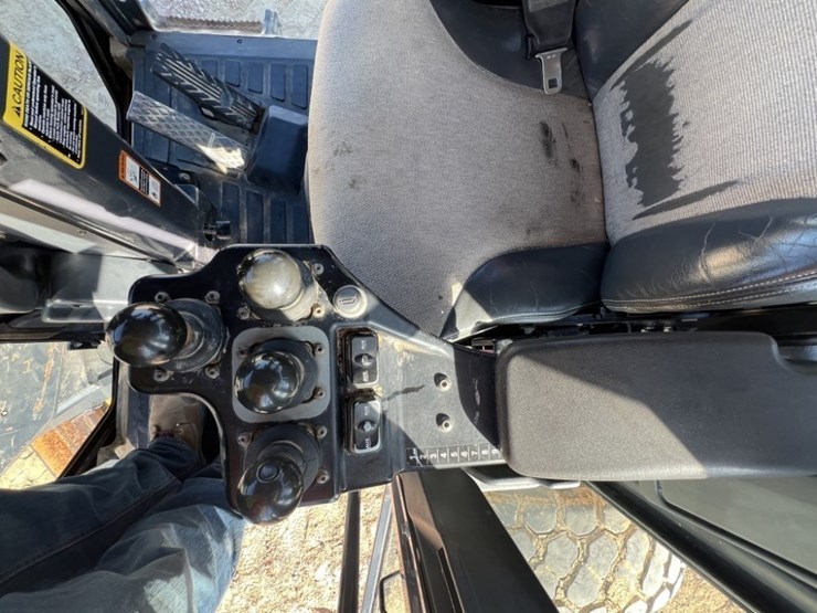2011-deere-772gp-image-60