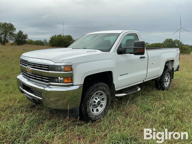 2015-chevrolet-silverado-3500-image-1