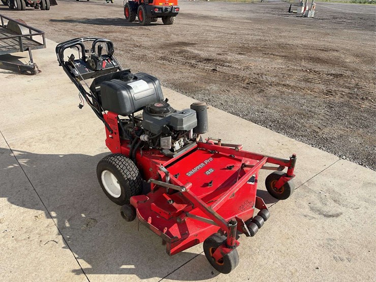 snapper-pro-48"-walk-behind-mower-image-3