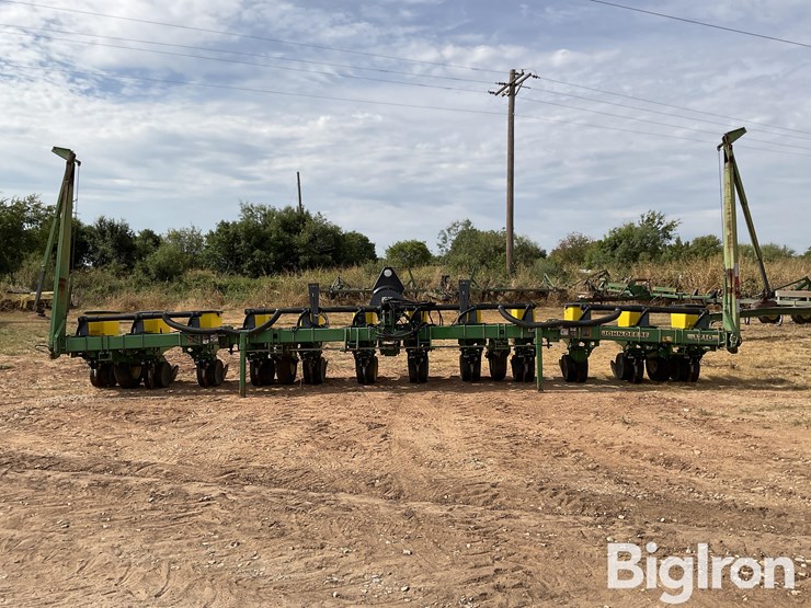john-deere-1710-image-2