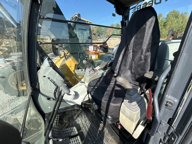 deere-75g-image-57