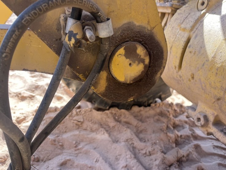 caterpillar-928g-image-27