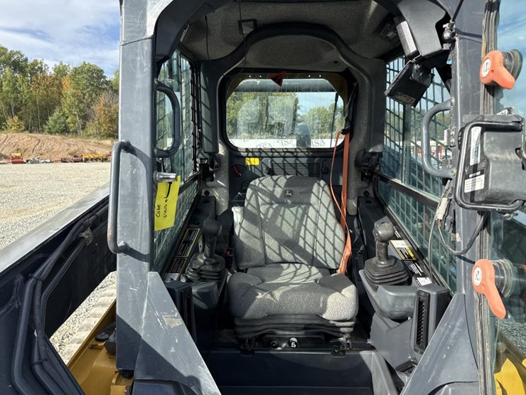 deere-331g-image-35
