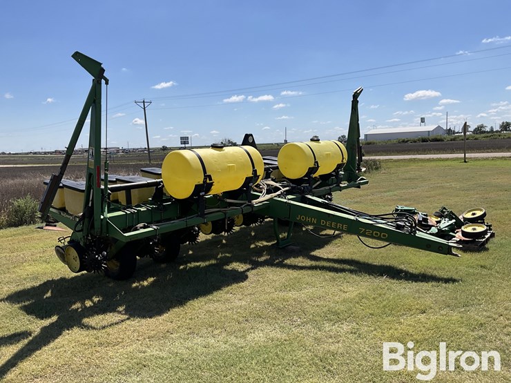 john-deere-7200-image-3