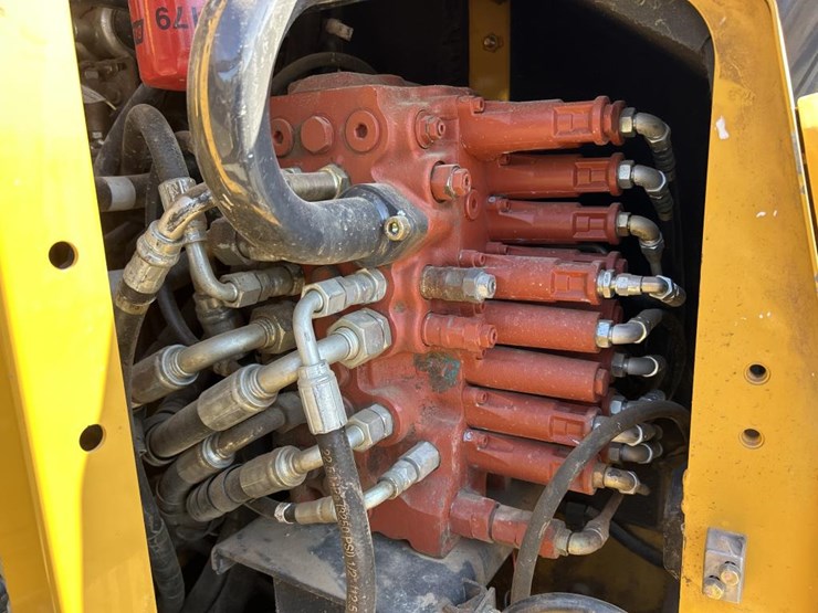 deere-75g-image-53