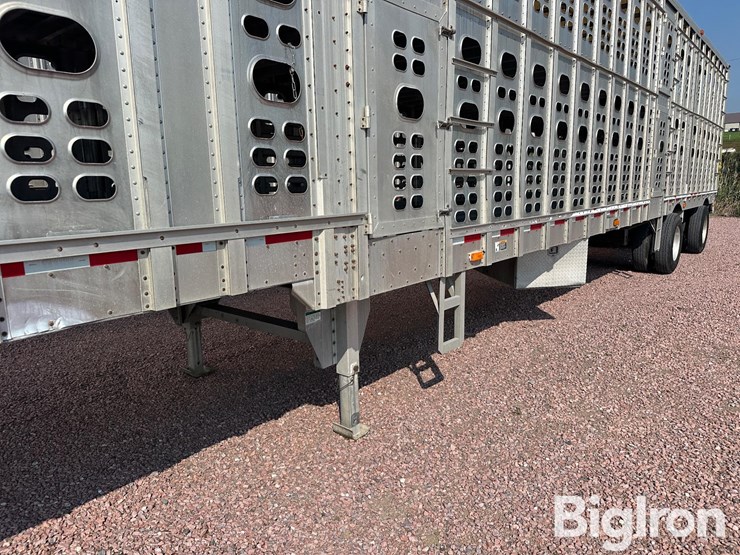 2002-wilson-livestock-trailer-image-17