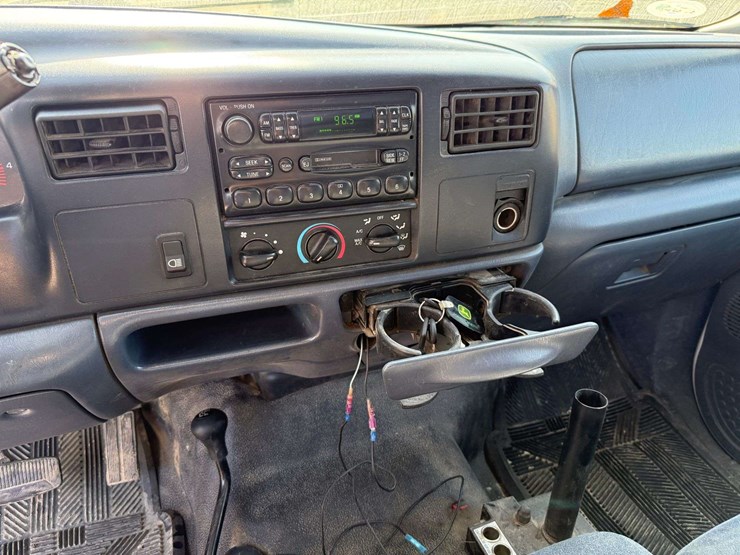2000-ford-f350-image-32