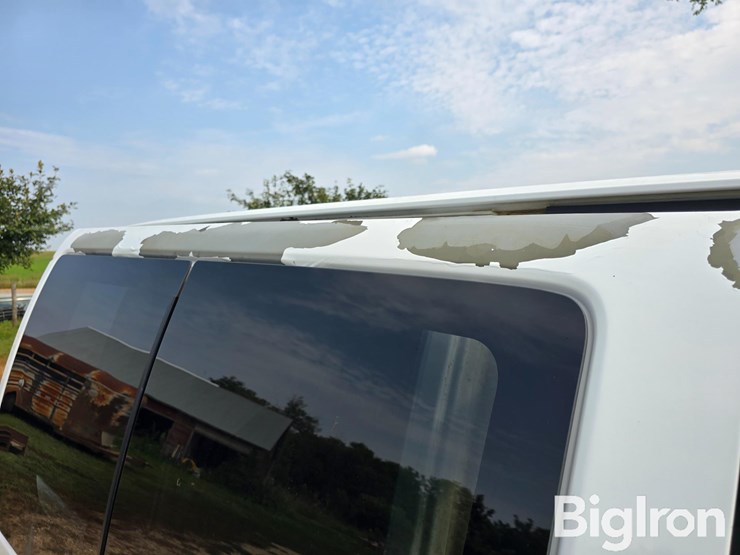 2011-chevrolet-express-3500-image-15