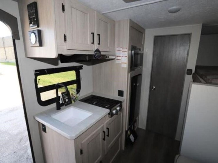unused-2024-catalina-164bhx-travel-trailer-5zt2cae-image-10