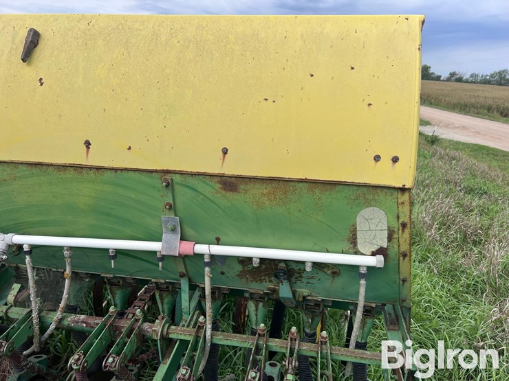 john-deere-200-image-15