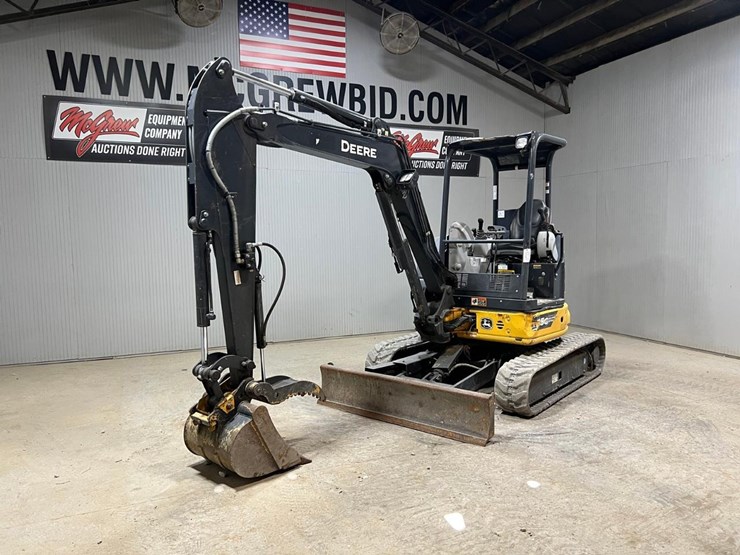 2022-deere-35g-image-2