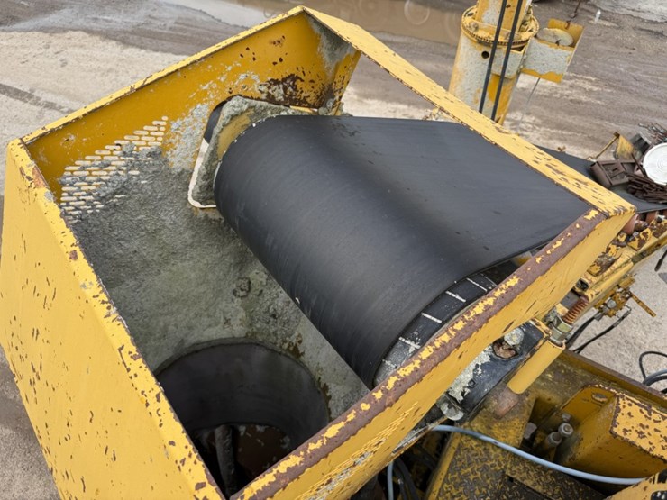 #1415-•-gomaco-gt3600-curb-machine-image-56
