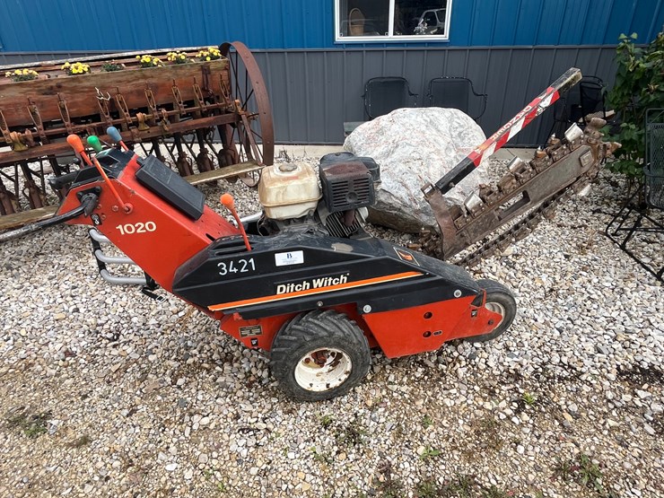 ditch-witch-1020-image-1
