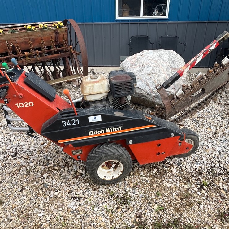 DITCH WITCH 1020