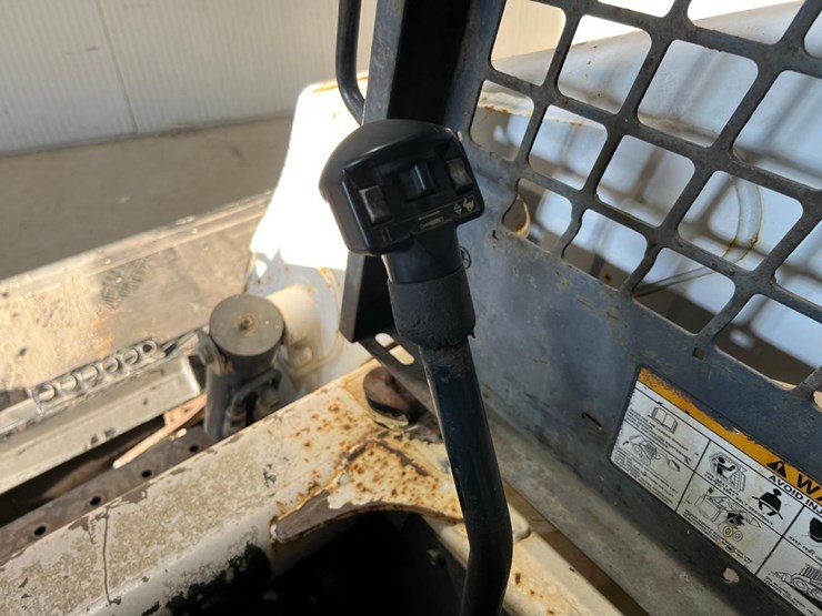 bobcat-s330-image-22