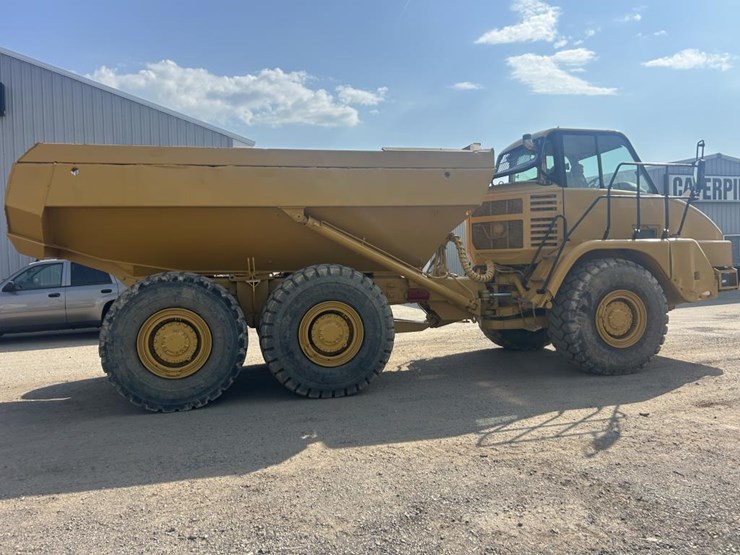 2005-caterpillar-725-image-6