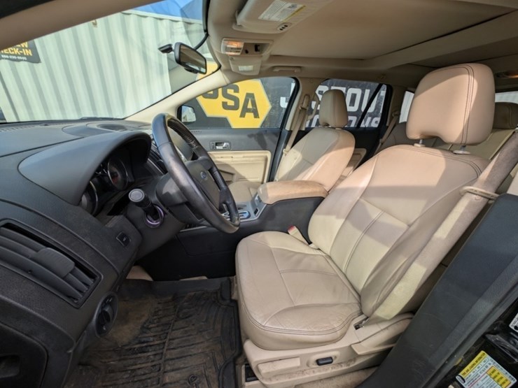 2010-ford-edge-image-27