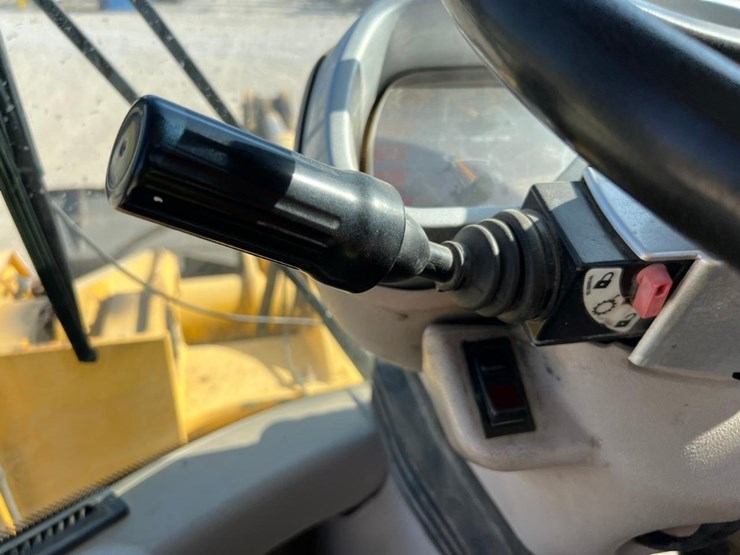 new-holland-lw110-image-24