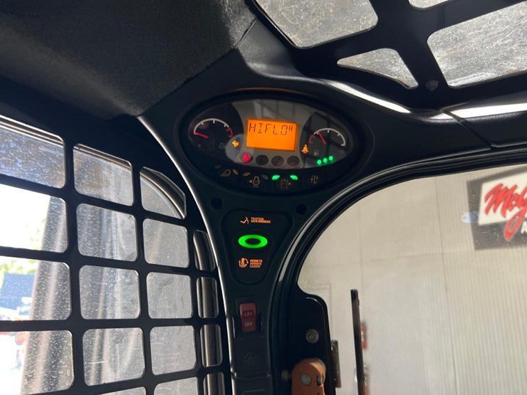 2023-bobcat-t770-image-24