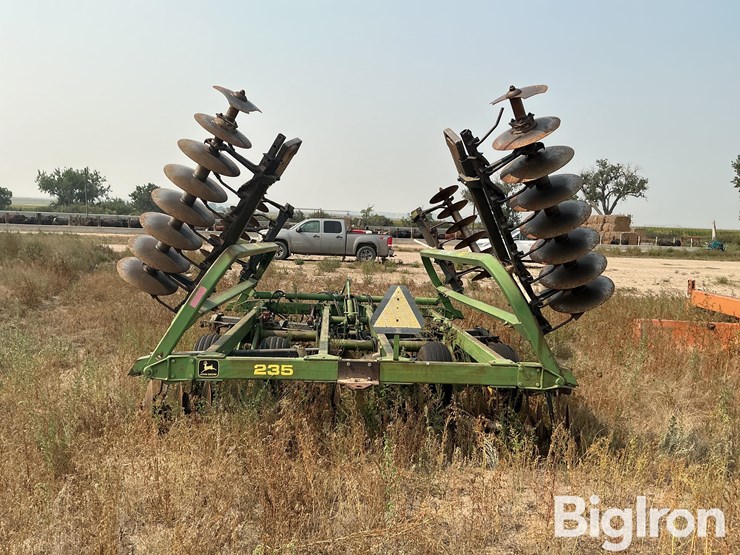 john-deere-235-image-6