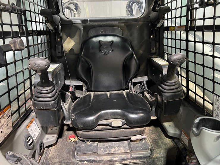bobcat-t870-image-21
