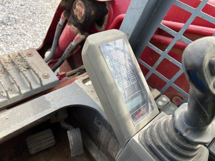 2016-takeuchi-tl8-image-23