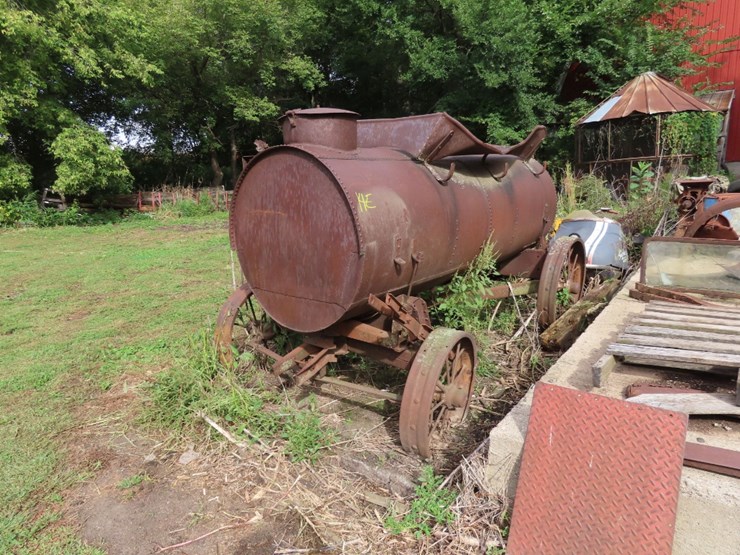 steam-tractor-water-wagon-on-full-steel-image-1