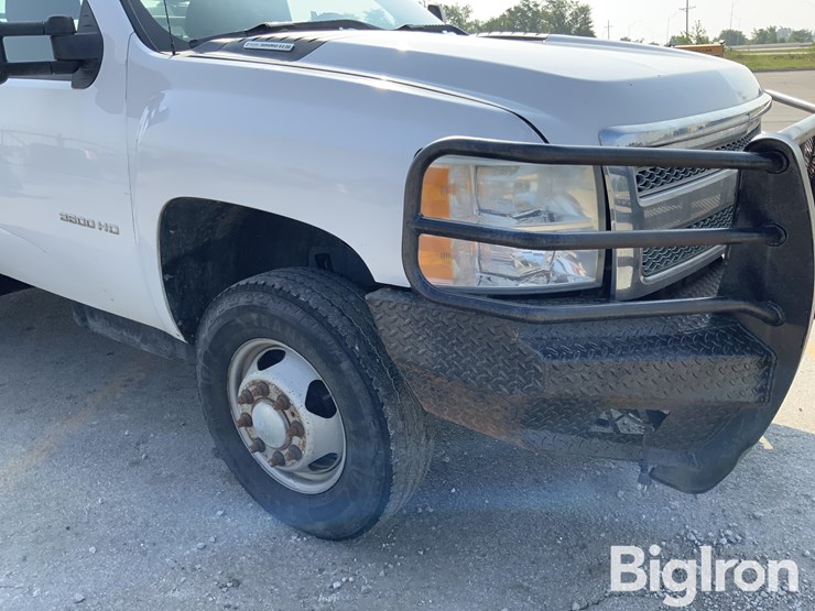 2013-chevrolet-silverado-3500-image-18