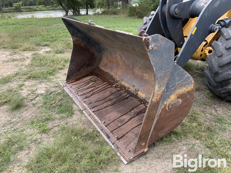 2015-deere-544k-image-9