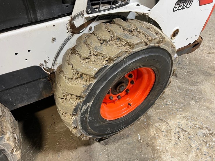 2017-bobcat-s570-image-14