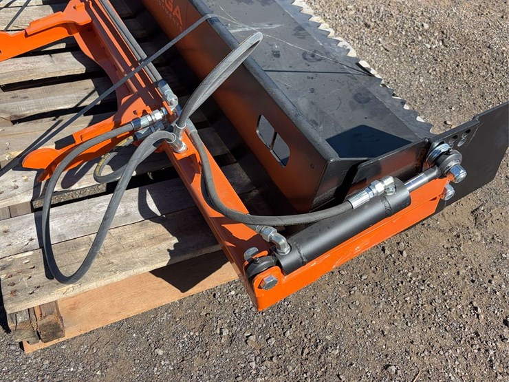 ventrac-steiner-48"-excavator-bucket-image-7