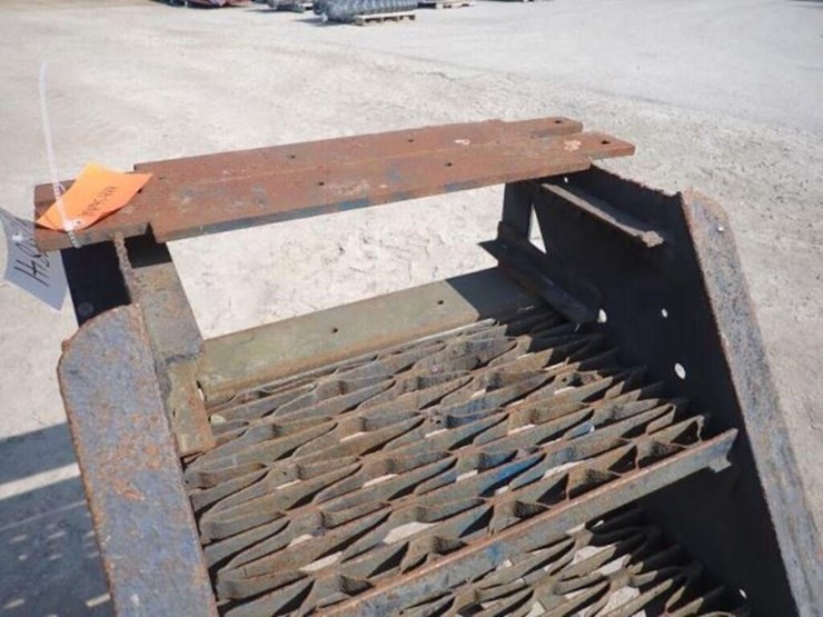 4-step-rolling-metal-stairs-image-8